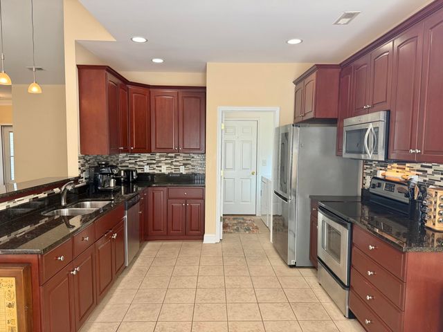 76 Fairway Oaks DR, Hardy, VA 24101