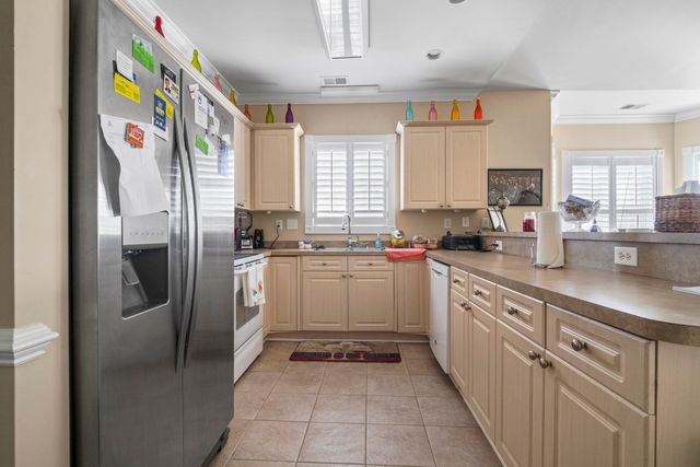 4843 Luster Leaf Cir Apt 401, Myrtle Beach, SC 29577