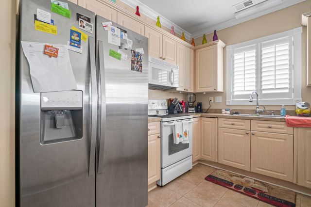 4843 Luster Leaf Cir Apt 401, Myrtle Beach, SC 29577