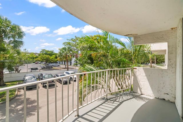 498 NW 165th St Rd D-201, Miami, FL 33169