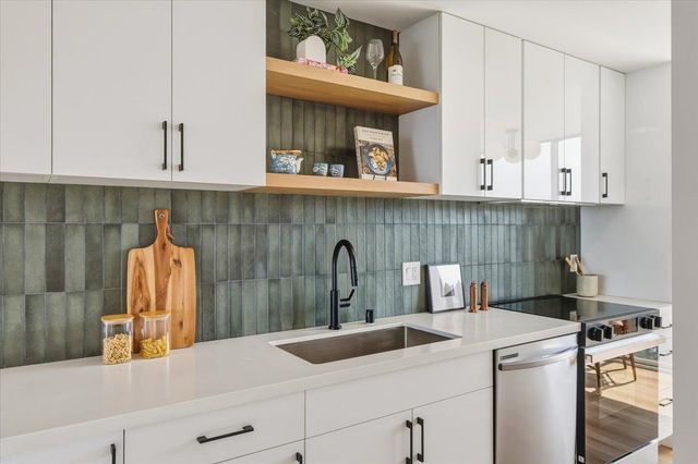 1000 North Point Street 201, San Francisco, CA 94109