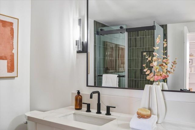 1000 North Point Street 201, San Francisco, CA 94109