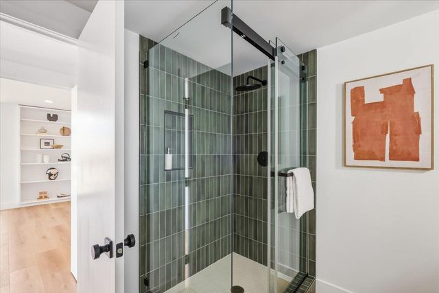 1000 North Point Street 201, San Francisco, CA 94109