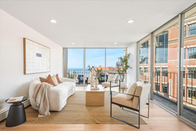 1000 North Point Street 201, San Francisco, CA 94109