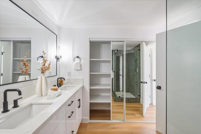 1000 North Point Street 201, San Francisco, CA 94109