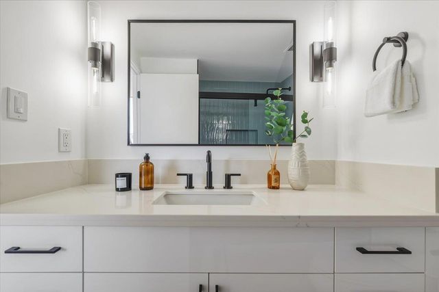 1000 North Point Street 201, San Francisco, CA 94109