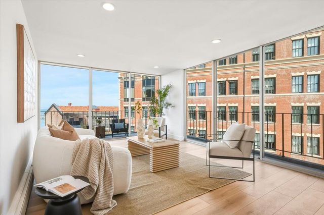 1000 North Point Street 201, San Francisco, CA 94109