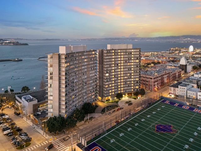 1000 North Point Street 201, San Francisco, CA 94109