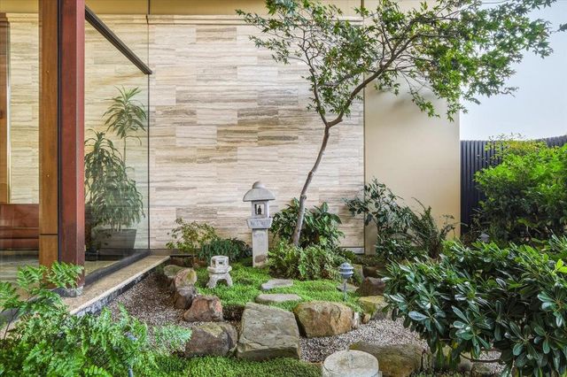 1000 North Point Street 201, San Francisco, CA 94109