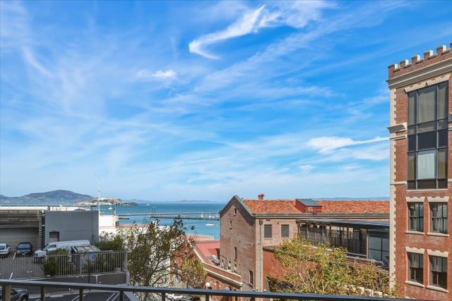 1000 North Point Street 201, San Francisco, CA 94109
