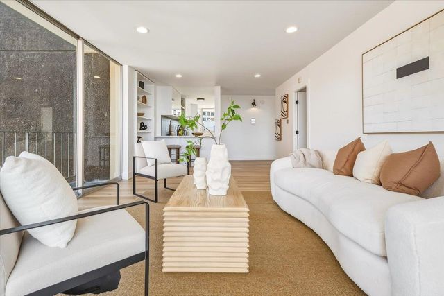 1000 North Point Street 201, San Francisco, CA 94109