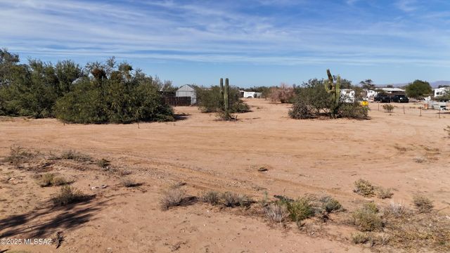 6050 N Avra Road, Tucson, AZ 85743