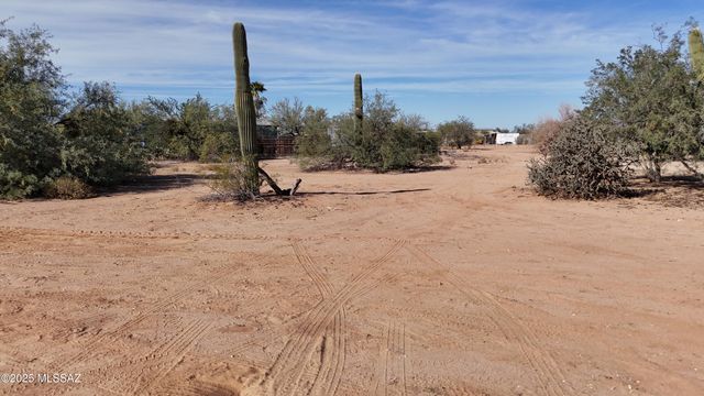 6050 N Avra Road, Tucson, AZ 85743