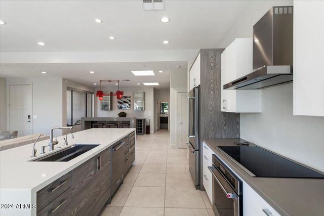 8989 N GAINEY CENTER Drive 129, Scottsdale, AZ 85258