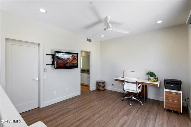 8989 N GAINEY CENTER Drive 129, Scottsdale, AZ 85258