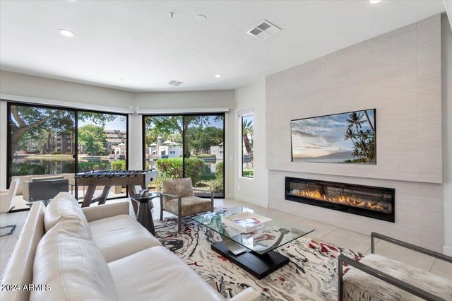 8989 N GAINEY CENTER Drive 129, Scottsdale, AZ 85258