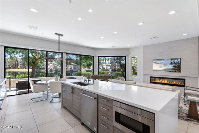 8989 N GAINEY CENTER Drive 129, Scottsdale, AZ 85258