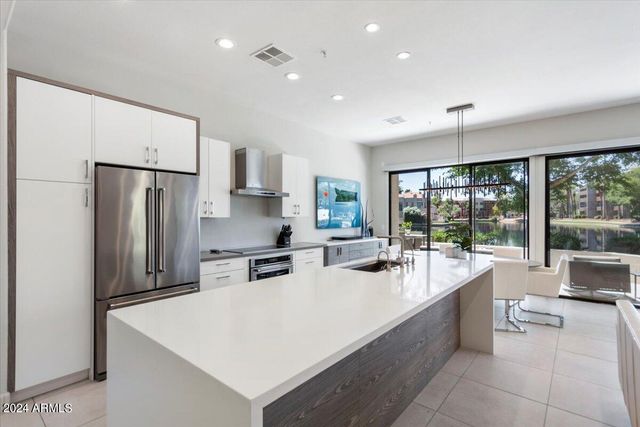 8989 N GAINEY CENTER Drive 129, Scottsdale, AZ 85258