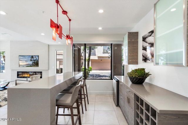 8989 N GAINEY CENTER Drive 129, Scottsdale, AZ 85258