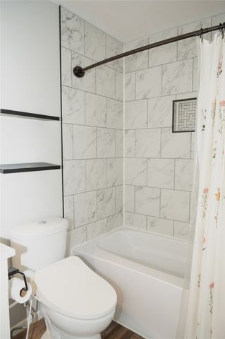710 N 3rd Avenue, Winterset, IA 50273