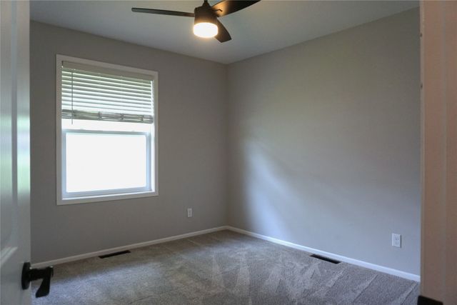 710 N 3rd Avenue, Winterset, IA 50273