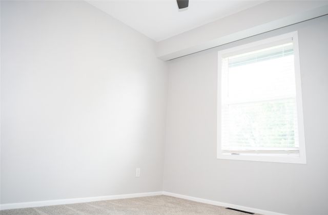 710 N 3rd Avenue, Winterset, IA 50273