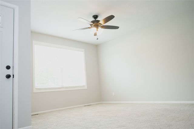 710 N 3rd Avenue, Winterset, IA 50273