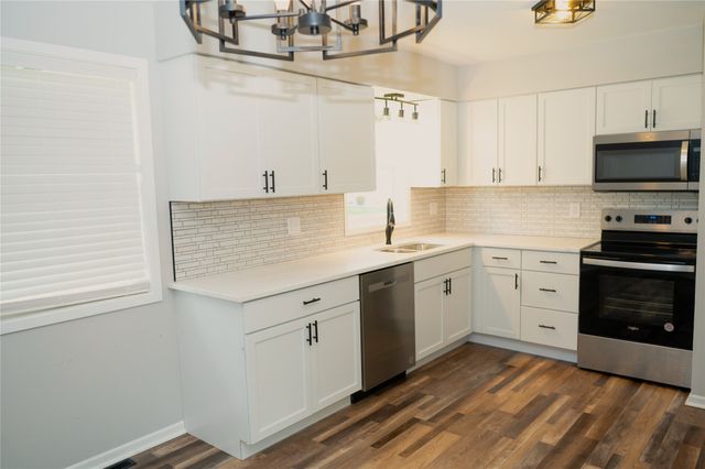 710 N 3rd Avenue, Winterset, IA 50273
