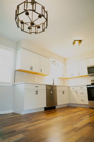 710 N 3rd Avenue, Winterset, IA 50273