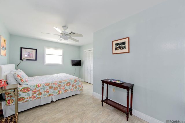 1890 La Hwy 1, Grand Isle, LA 70358