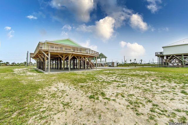 1890 La Hwy 1, Grand Isle, LA 70358