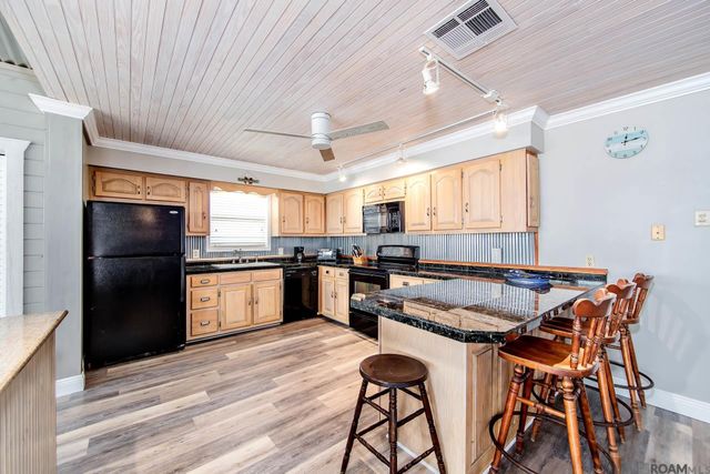 1890 La Hwy 1, Grand Isle, LA 70358