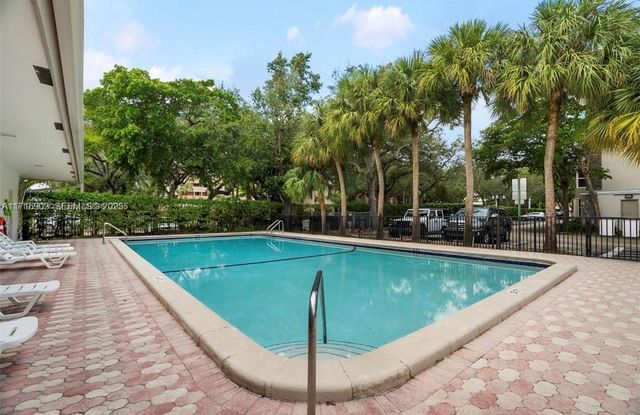6700 Cypress Road 512, Plantation, FL 33317