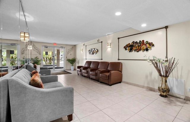 6700 Cypress Road 512, Plantation, FL 33317