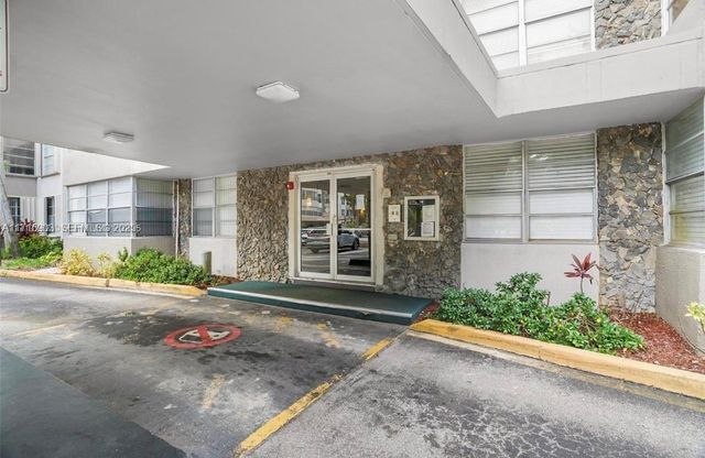 6700 Cypress Road 512, Plantation, FL 33317