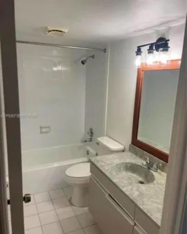 6700 Cypress Road 512, Plantation, FL 33317