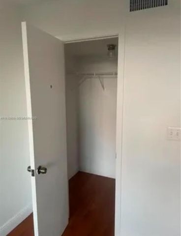 6700 Cypress Road 512, Plantation, FL 33317