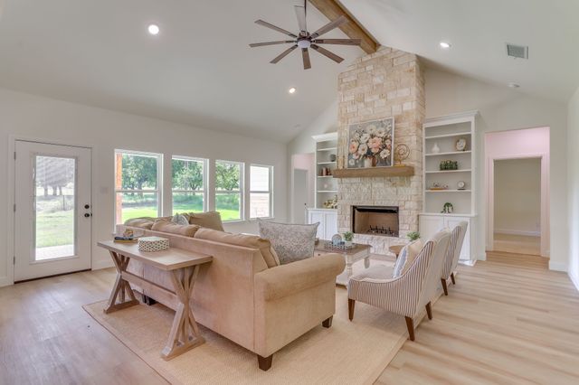 6705 Westover Drive, Granbury, TX 76049
