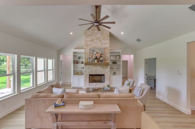 6705 Westover Drive, Granbury, TX 76049