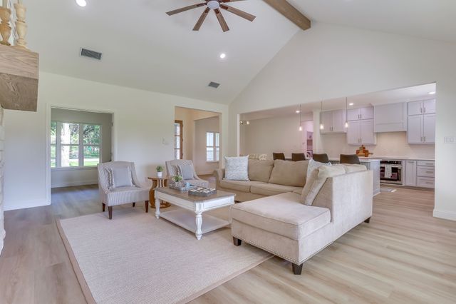 6705 Westover Drive, Granbury, TX 76049