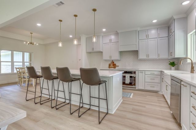6705 Westover Drive, Granbury, TX 76049