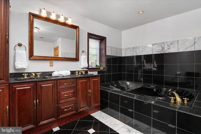 9460 GUILFORD RD, Columbia, MD 21046