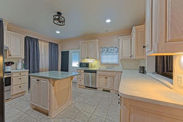 11613 NW 113th Circle, Yukon, OK 73099