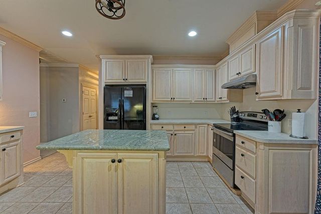 11613 NW 113th Circle, Yukon, OK 73099