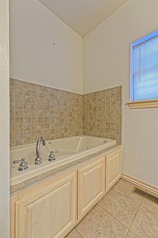 11613 NW 113th Circle, Yukon, OK 73099