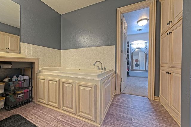 11613 NW 113th Circle, Yukon, OK 73099