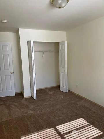 27 152nd Place SE, Lynnwood, WA 98087