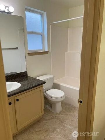 27 152nd Place SE, Lynnwood, WA 98087