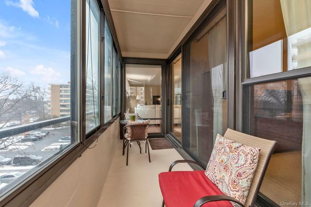 162 20 9 Avenue 6C, Beechhurst, NY 11357