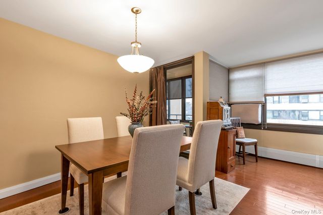162 20 9 Avenue 6C, Beechhurst, NY 11357